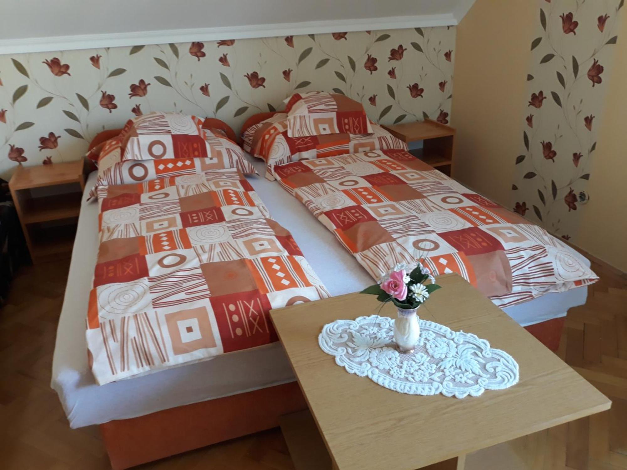 Nati Es Bea Vendeghaz Lägenhet Hajdúszoboszló Exteriör bild